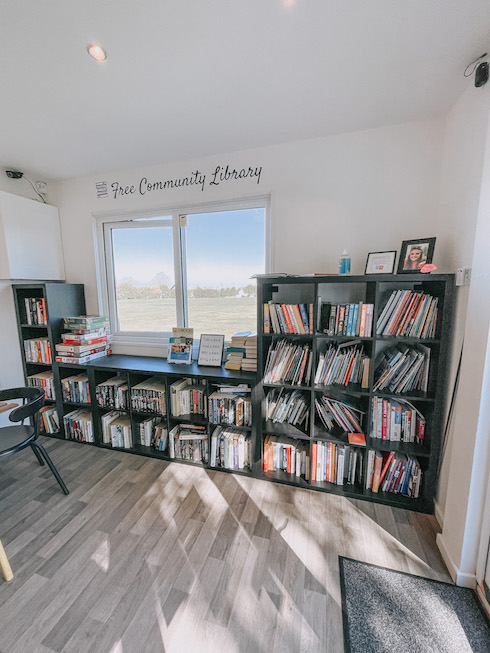 Free community library at Lizzie's Cafe in Stone